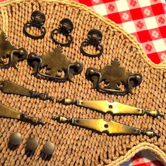 Antique Brass Hardware - Picture 4 of 12